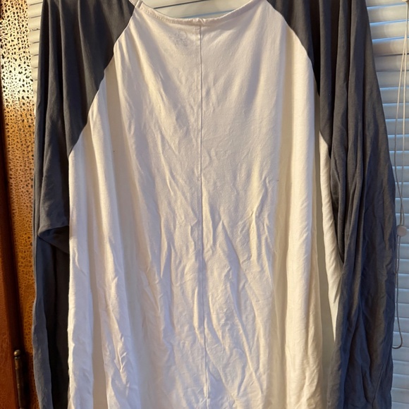 3/4 Sleeve Winter Scene T-Shirt - Picture 4 of 4